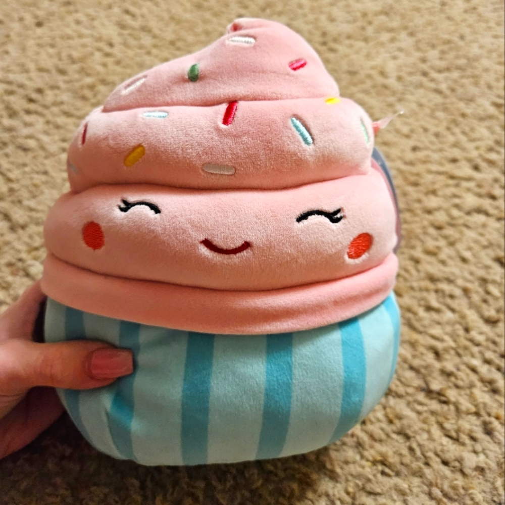 NWT Diedre the cupcake with sprinkles 7.5" Squishmallows Plush